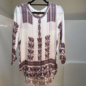 White and maroon tunic